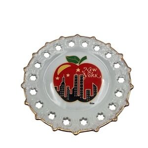 Vintage NYC "The Big Apple" Twin Towers Souvenir Plate Collectible
